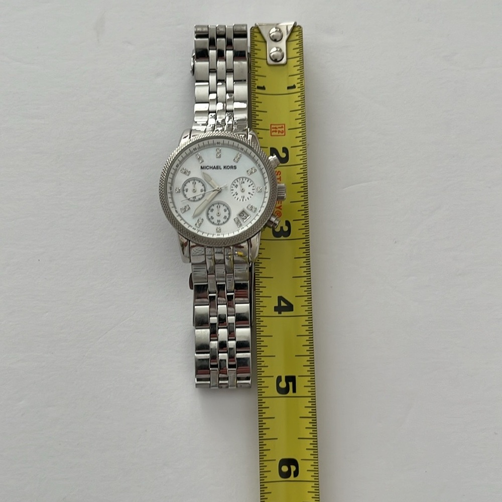 Michael Kors ladies watch! - Picture 5 of 11